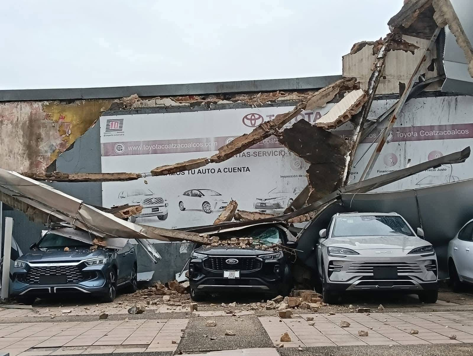 Tromba Azota Coatzacoalcos y Causa Destrucción