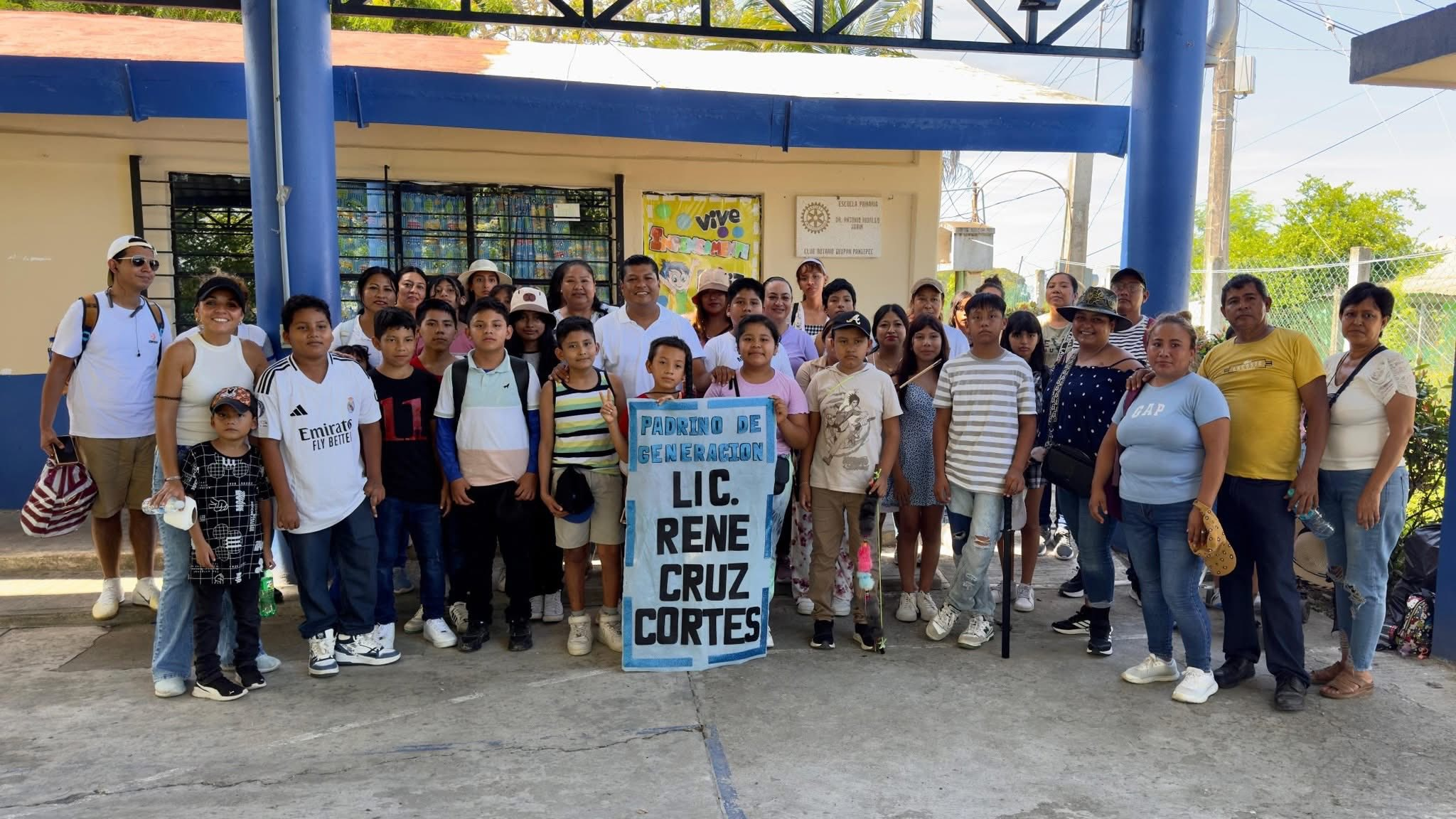Un Regalo Inolvidable: Alumnos de la Primaria «Dr. Antonio Hidalgo Marín» Exploran El Tajín Un Regalo Inolvidable: Alumnos de la Primaria «Dr. Antonio Hidalgo Marín» Exploran El Tajín