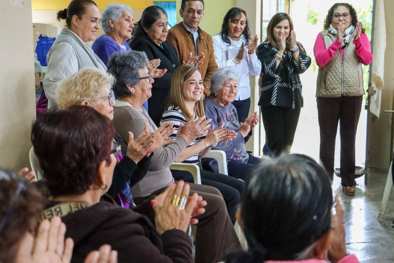 Presidenta del DIF Tuxpan se reúne con clubes del adulto mayor Presidenta del DIF Tuxpan se reúne con clubes del adulto mayor