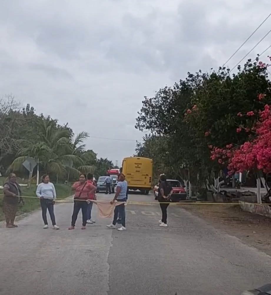Cierran la carretera a los kilómetros Cierran la carretera a los kilómetros