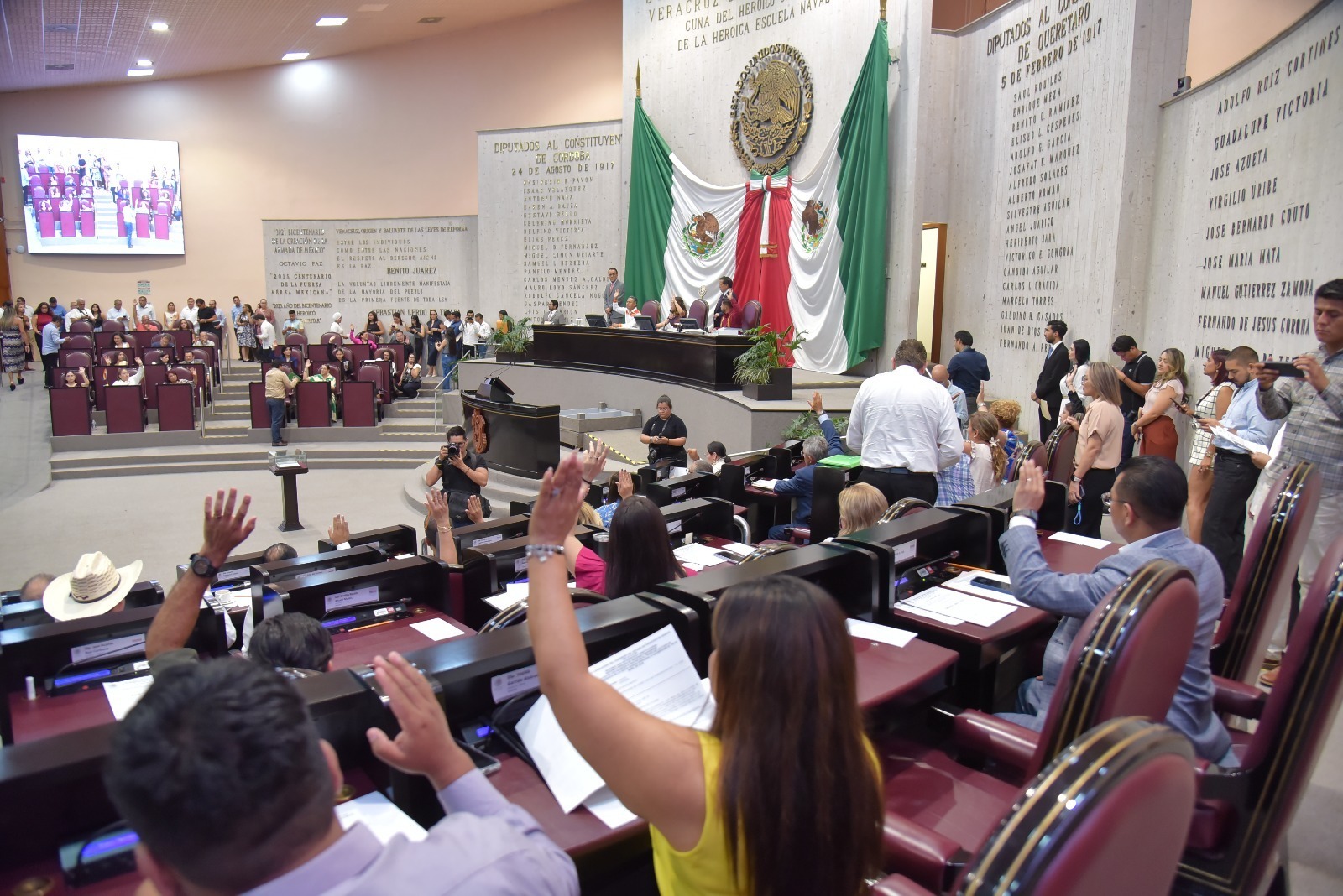 Autoriza Congreso al Poder Ejecutivo la enajenación de aeronaves Autoriza Congreso al Poder Ejecutivo la enajenación de aeronaves