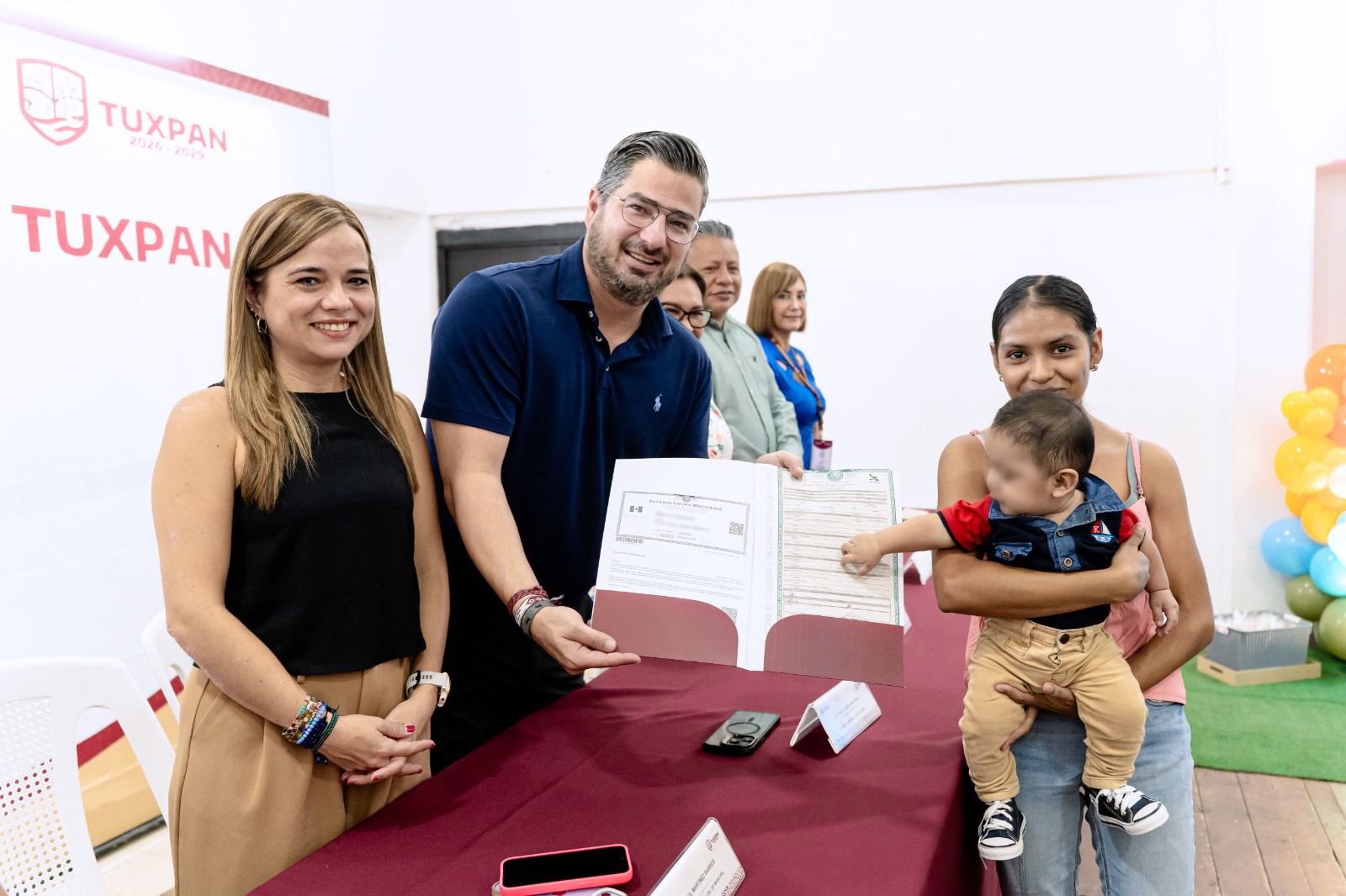 Entrega de actas fortalece el derecho a la identidad de 40 niñas y niños tuxpeños con el programa “Registro Oportuno de Nacimiento 2026” Entrega de actas fortalece el derecho a la identidad de 40 niñas y niños tuxpeños con el programa “Registro Oportuno de Nacimiento 2026”